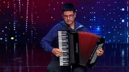 Ignacio Hernández hizo viajar al jurado por la melodía de su acordeón