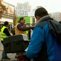 ¡Insólito! Sorprenden a motorista con licencia de conducir vencida hace 20 años en fiscalización en Santiago