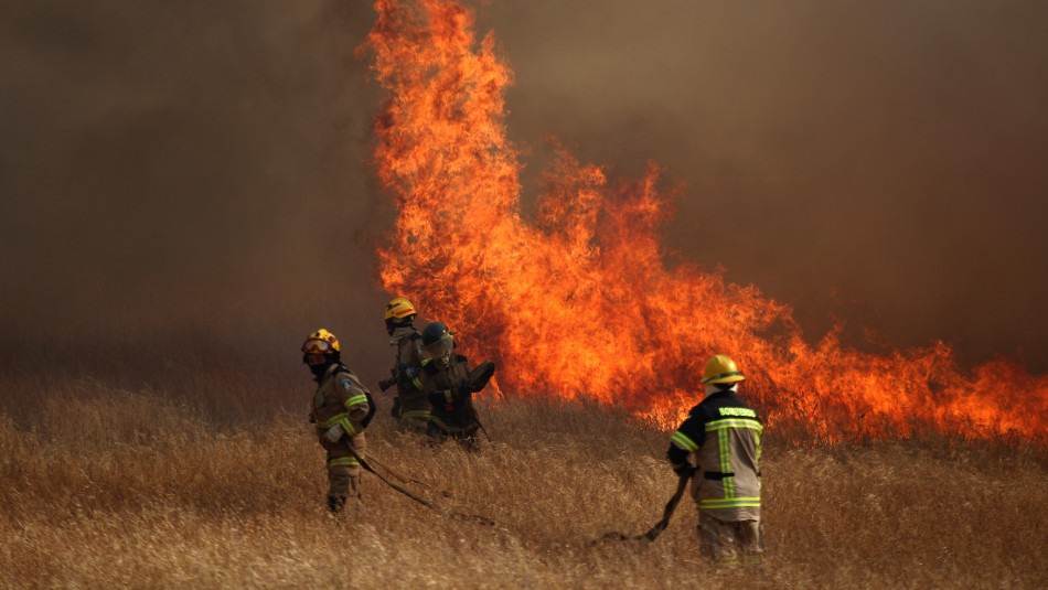 Alerta Roja Por Amenaza A Viviendas Onemi Informa De Incendios