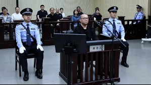 Condenan a muerte a exdirector de banco chino por sobornos millonarios